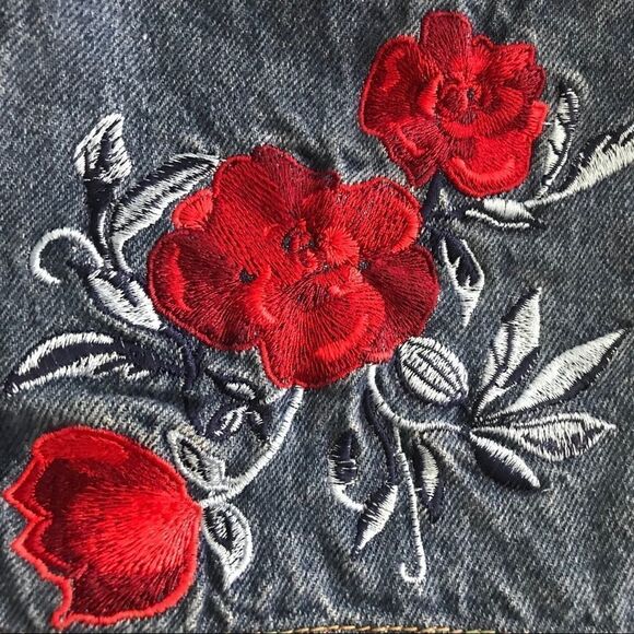 H&M Coachella denim jean shorts with red roses-8 - Picture 6 of 10